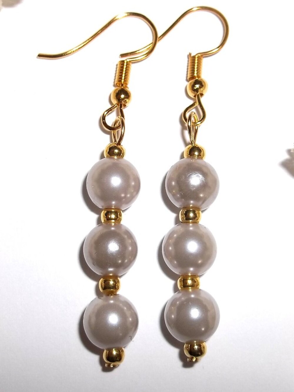 Earrings Grey Faux Pearl and Gold Costume Jewelry Fashion Accessory Dangle D886